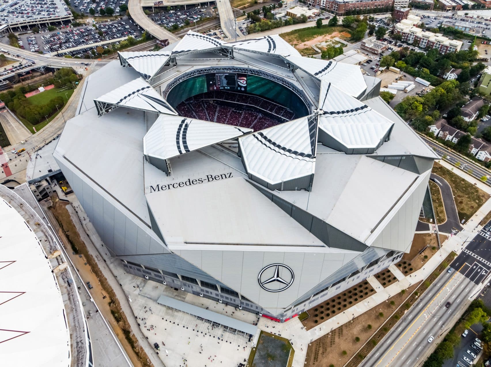 Sân vận động Mercedes-Benz có mái che dạng cánh hoa di động - Trí Thức VN