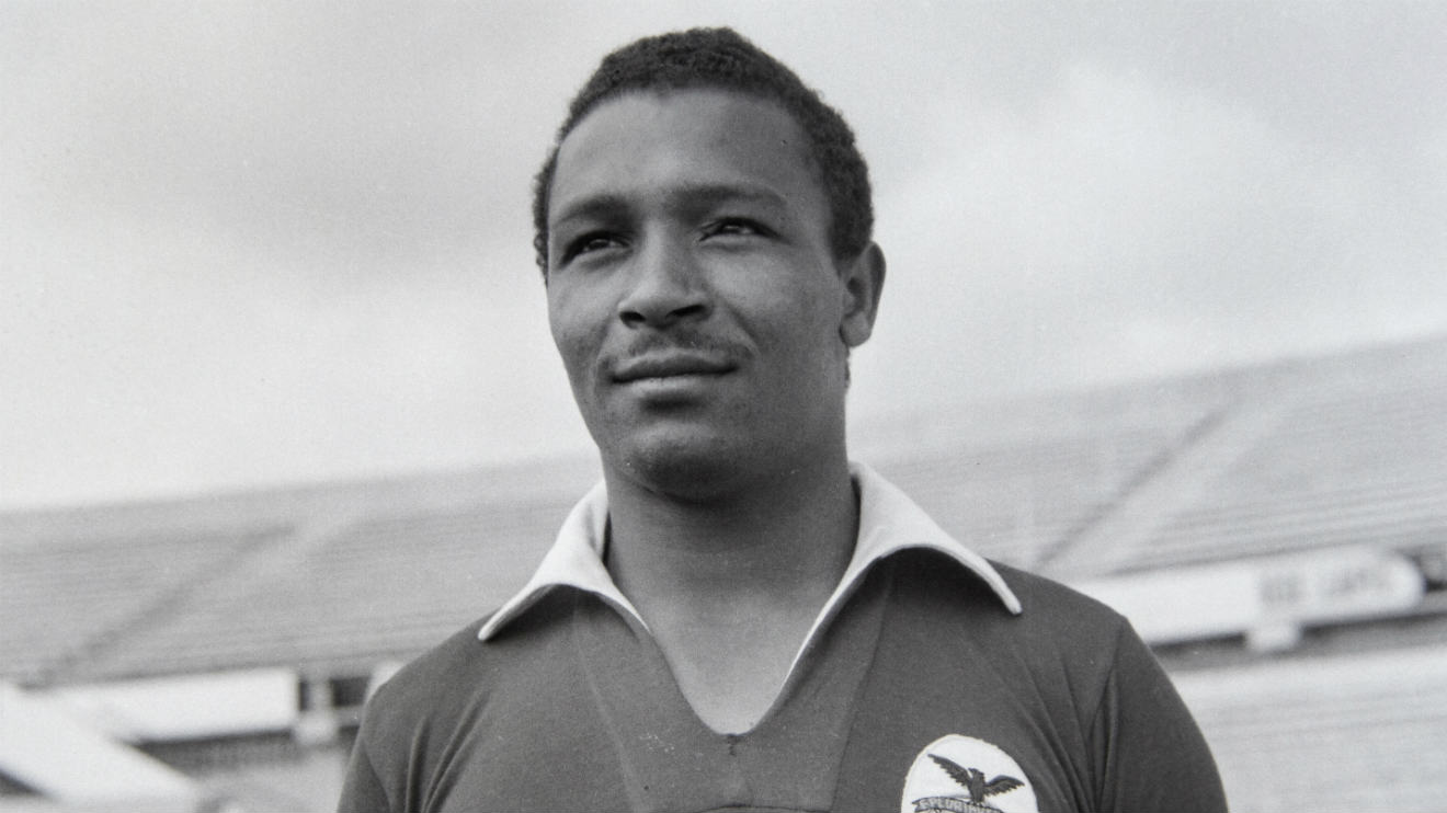 Football's Pioneers: Mário Coluna